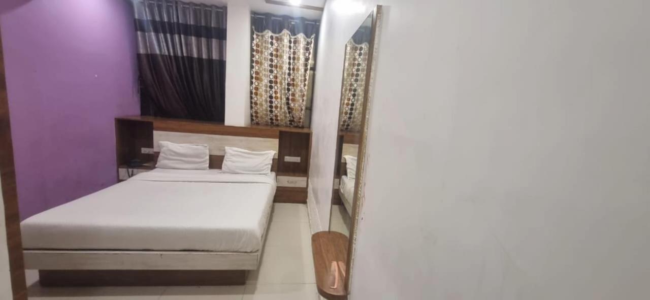 Hotel Jay Bhawani Ahmedabad Eksteriør bilde